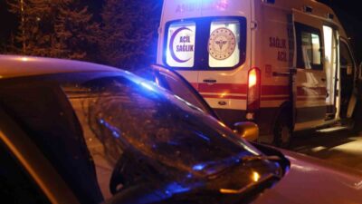 Konya’da karşıdan karşıya geçerken otomobilin çarptığı yaya yaralandı. Kaza, saat