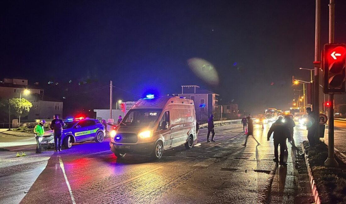 Manisa’nın Kula ilçesinde D300 Karayolu üzerinde yolun karşısına geçmek isteyen