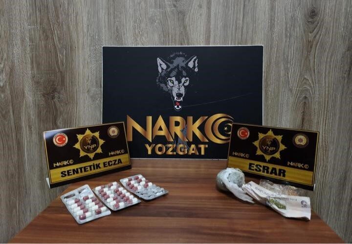 Yozgat Emniyet Müdürlüğü tarafından düzenlenen kontrollerde uyuşturucu madde ele geçirildi.