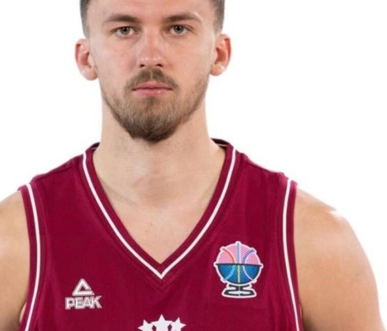 Türkiye Sigorta Basketbol Süper Ligi ekiplerinden Yukatel Merkezefendi Belediyesi, guard
