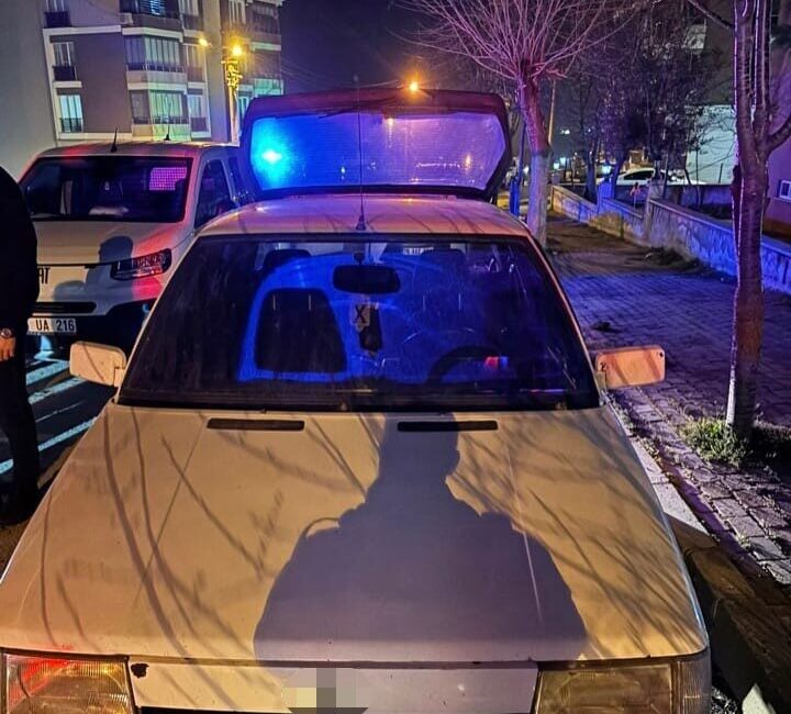 Edirne’nin Uzunköprü ilçesinde gece saatlerinde yaşanan olayda, polis ekiplerinin ’dur’