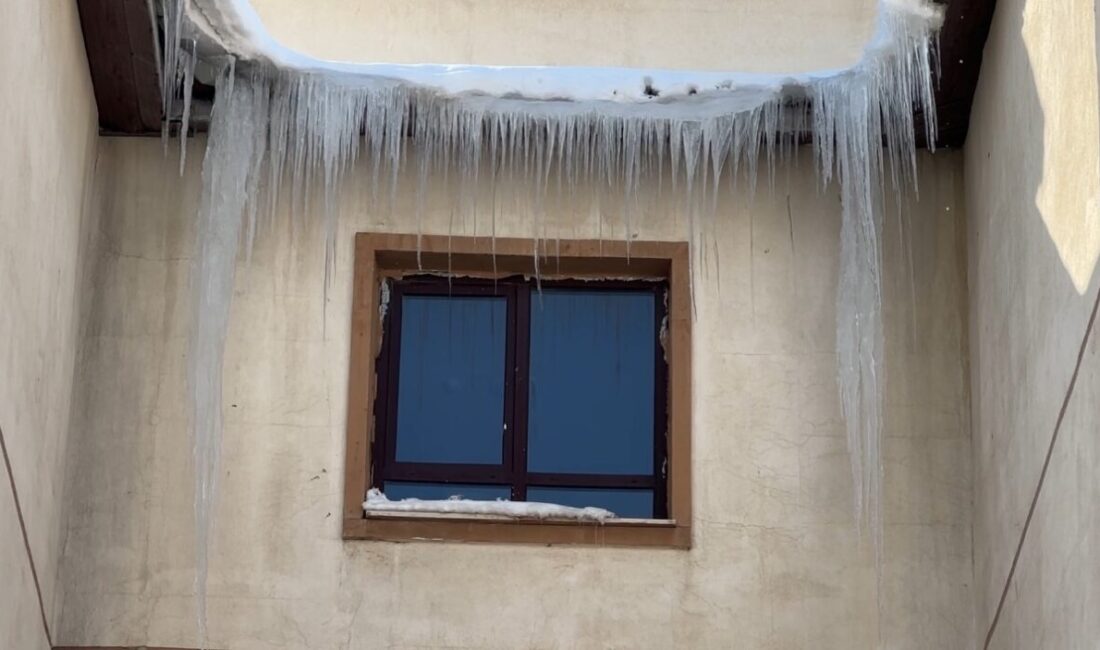 HAKKARİ (İHA) – Hakkari’nin Yüksekova ilçesinde etkili olan dondurucu soğuklar