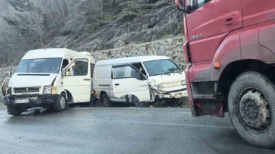 Zonguldak-Ankara kara yolunda buzlanma nedeniyle yaşanan trafik kazalarında 10 kişi
