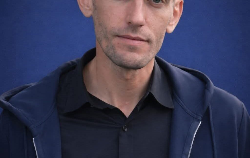 Zonguldak’ta AFAD İl Müdürlüğünde görev yapan arama kurtarma personeli, tüfekle