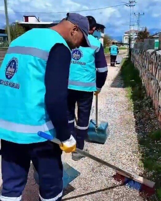 Antakya Belediyesi Temizlik İşleri Müdürlüğü ekipleri, ilçe genelindeki 95 mahallede