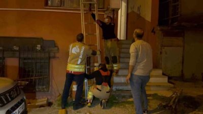 Edirne’de yalnız yaşayan 67 yaşındaki Y.E., dairesinden gelen kötü kokular