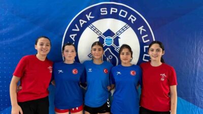 Armada Praxis Yalıkavakspor altyapısından yetişen 5 sporcu ile 1 antrenör;