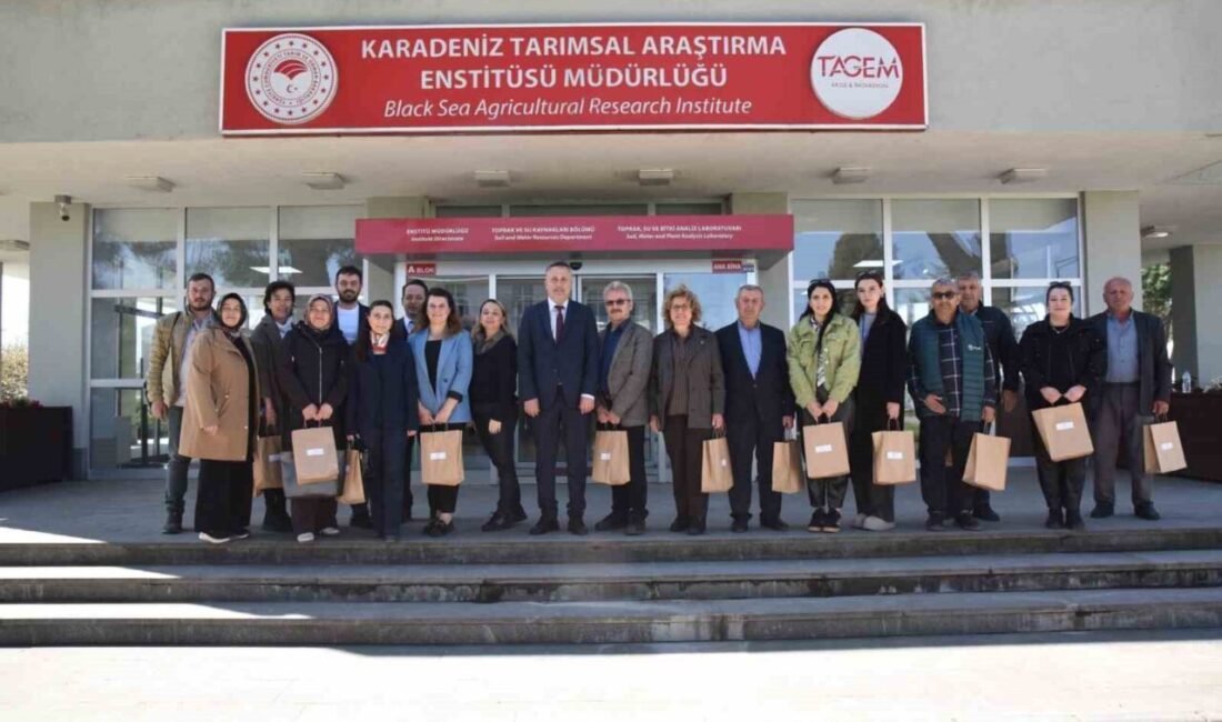Samsun’un Atakum Belediyesi organizasyonuyla mahalle muhtarları, Karadeniz Tarımsal Araştırma Enstitüsü’nü(KTAE)