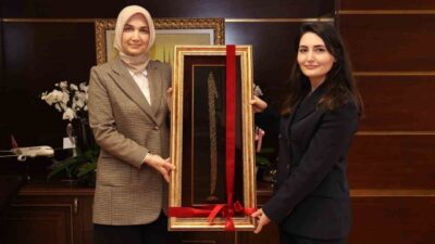 Bahşılı Kaymakamlığınca yürütülen Okuyan Kadınlar Kulübü Projesi kapsamında kadınlar hem