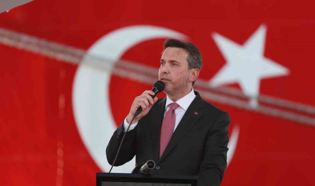 Enerji ve Tabii Kaynaklar Bakanı Alparslan Bayraktar, Somali’ye gerçekleştirdiği resmi