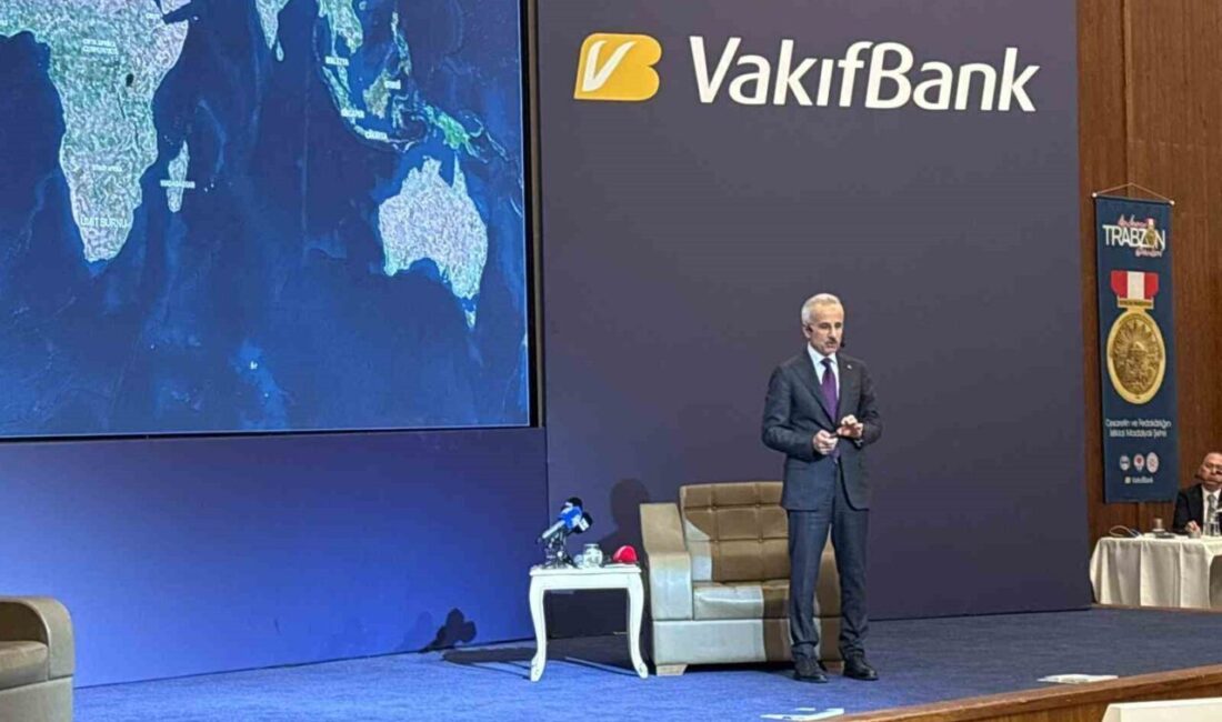 Ulaştırma ve Altyapı Bakanı Abdulkadir Uraloğlu, ‘Trabzon Günleri’ kapsamında düzenlenen