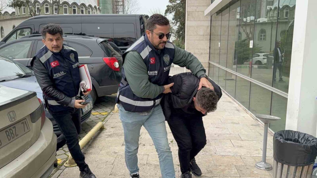 Samsun’un Atakum ilçesinde sokak ortasında yaşanan kapkaç olayı, hem mağduru