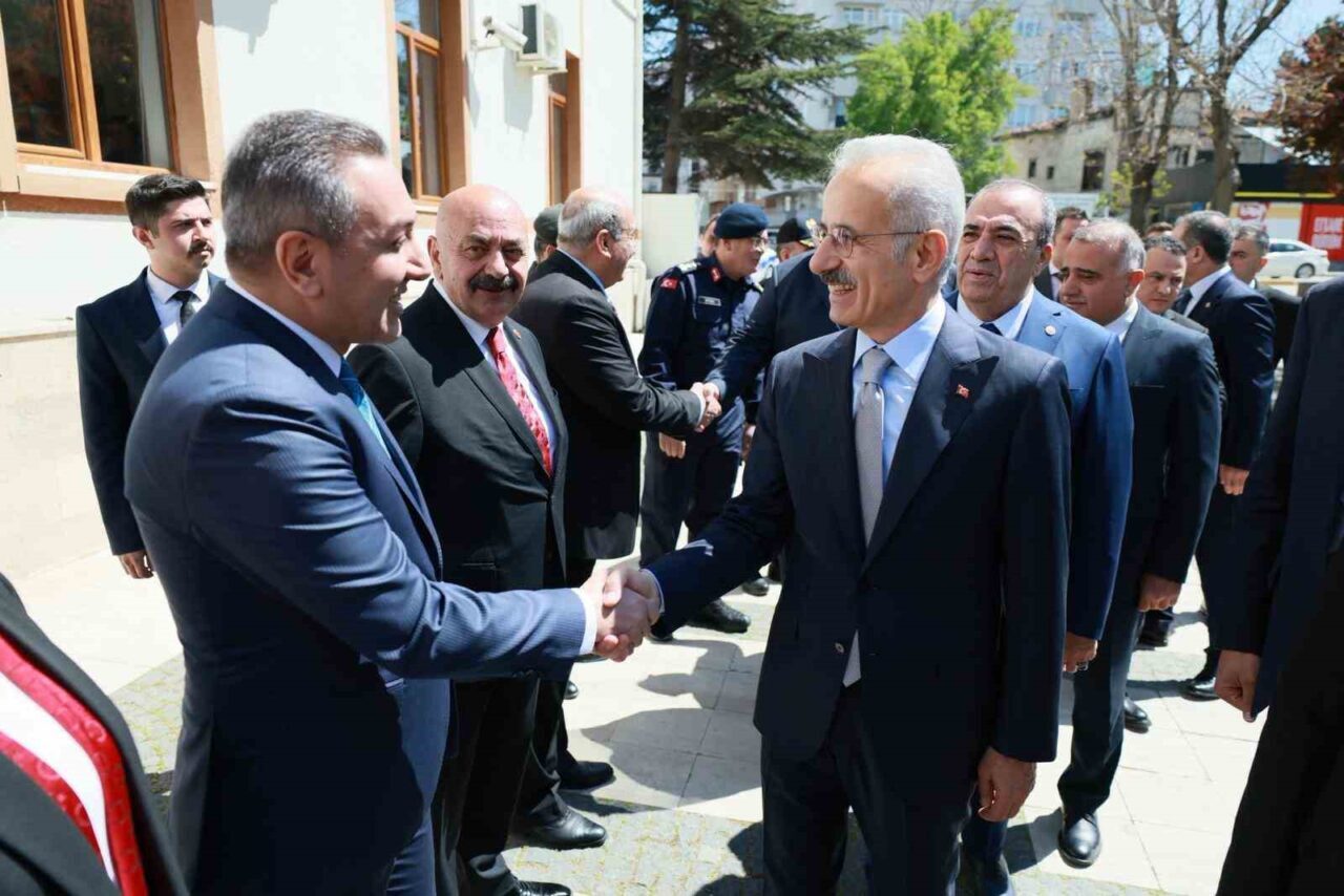 Sungurlu Belediye Başkanı Muhsin Dere, ilçenin ulaşım ihtiyaçlarını Ulaştırma ve