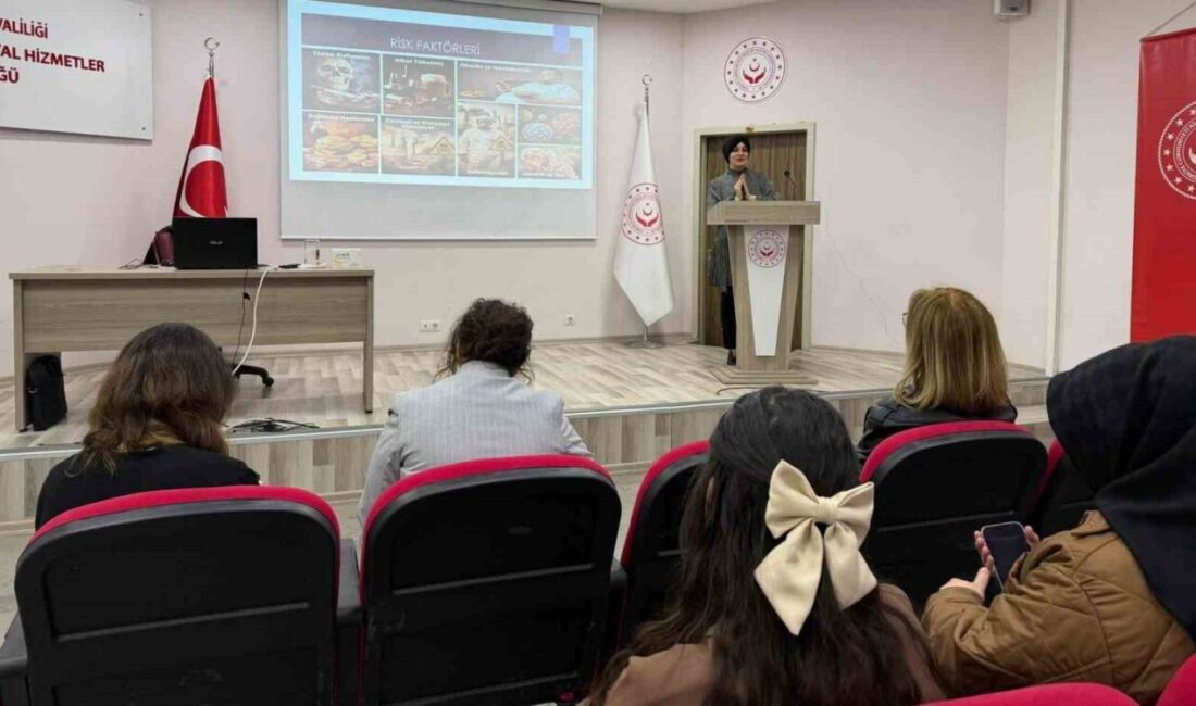 Ulusal Kanser Haftası kapsamında Bayburt’ta düzenlenen eğitimde, mevcut kanser tarama