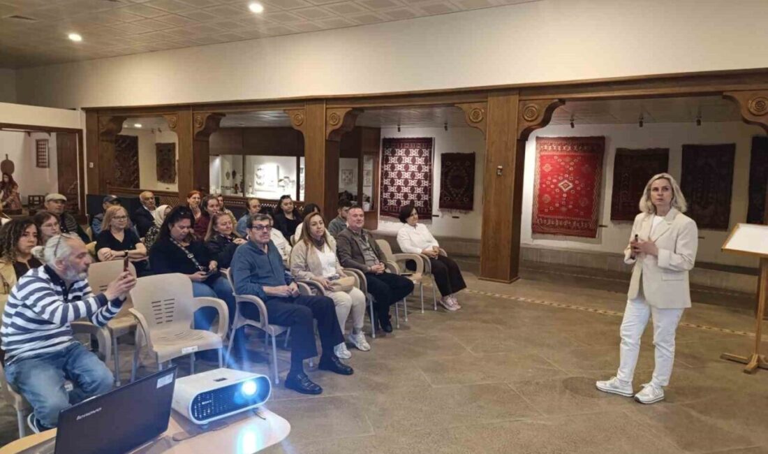 İzmir’in Bergama ilçesinde gerçekleştirilen “Mimari Zerafet Buluşması” tarih ve mimarlık