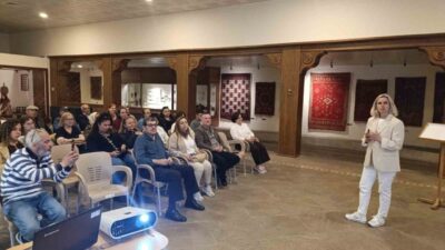 İzmir’in Bergama ilçesinde gerçekleştirilen “Mimari Zerafet Buluşması” tarih ve mimarlık