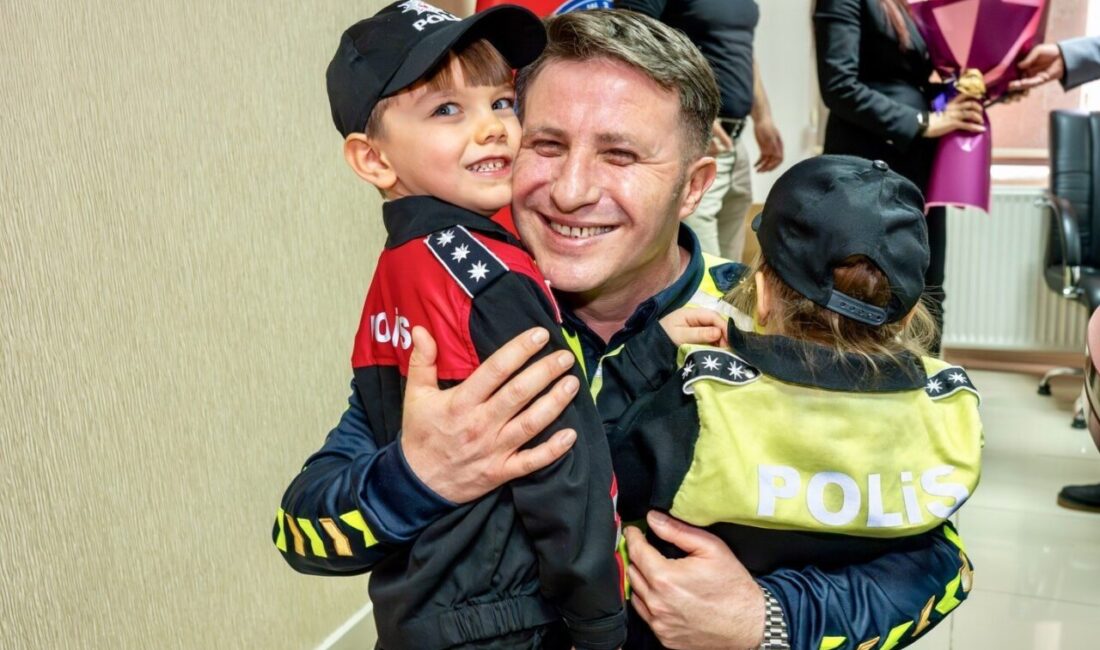 Bilecik’te anaokulu öğrencileri, Türk Polis Teşkilatının 181’inci kuruluş yıl dönümü