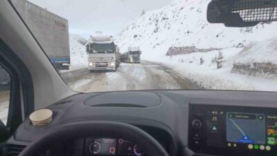 Bingöl-Erzurum kara yolunun yüksek kesimlerinde etkili olan kar yağışı ve
