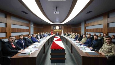 Bingöl’de Vali Cahit Çelik başkanlığında gerçekleştirilen toplantıda narkotik suçlarla mücadele