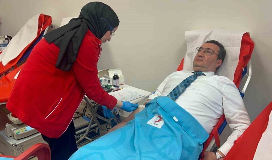 İstanbul Bölge Adliye Mahkemesi’nde Türk Kızılay’a kan bağışında bulunan adliye