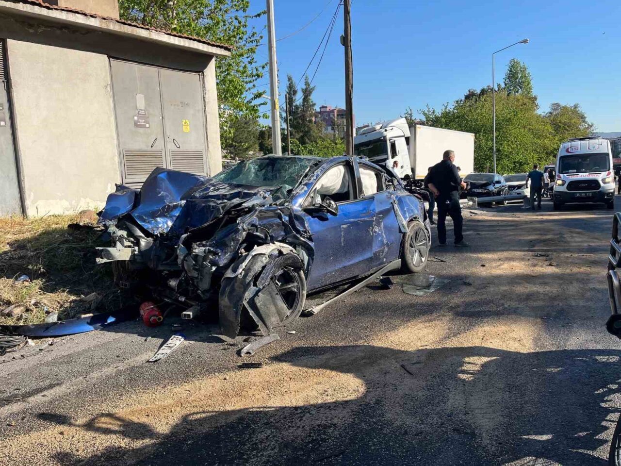 İzmir’in Bornova ilçesinde 1 polisin şehit olduğu, 2 kişinin hayatını