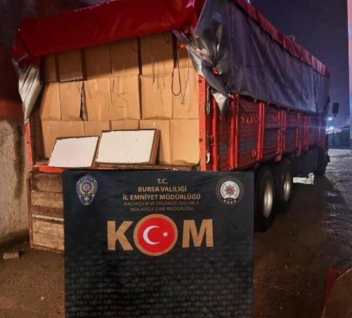 Bursa’da polis ekipleri tarafından düzenlenen operasyonda, bir araçta yapılan aramada