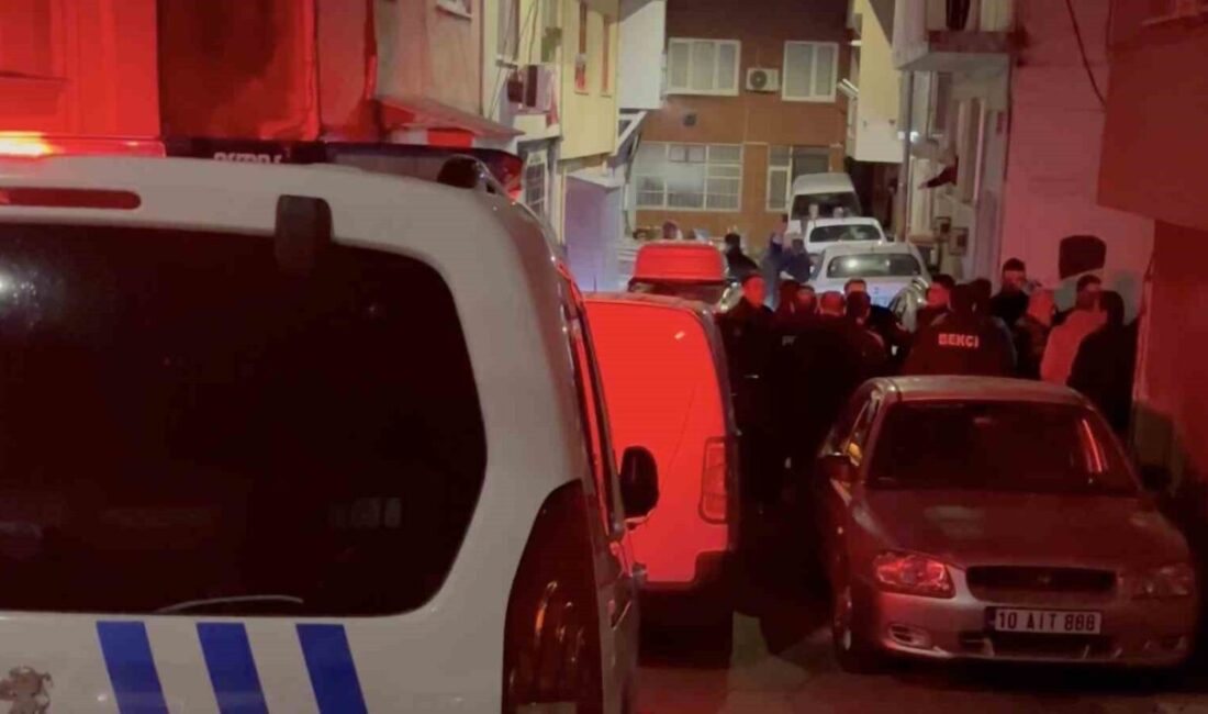 Bursa’da gece saatlerinde komşular arasında çıkan park yeri tartışması kısa