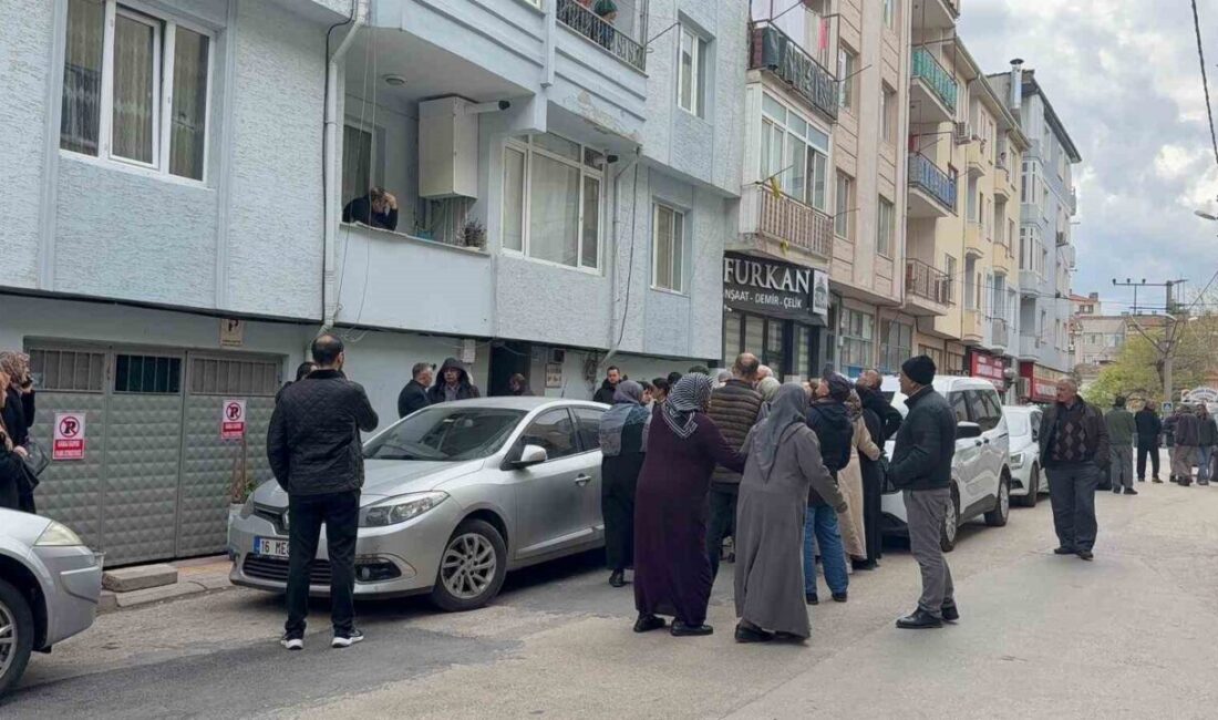 Bursa’nın Gemlik ilçesinde 65 yaşındaki kadın, evinde boğazı kesilerek öldürülmüş