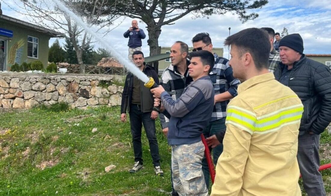 Çanakkale’nin Ayvacık ilçesinde askeri personele yangın müdahale eğitimi verildi. Çanakkale