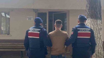 Çanakkale’de jandarma ekiplerince gerçekleştirilen çalışmalarda farklı suçlardan aranan 15 kişi