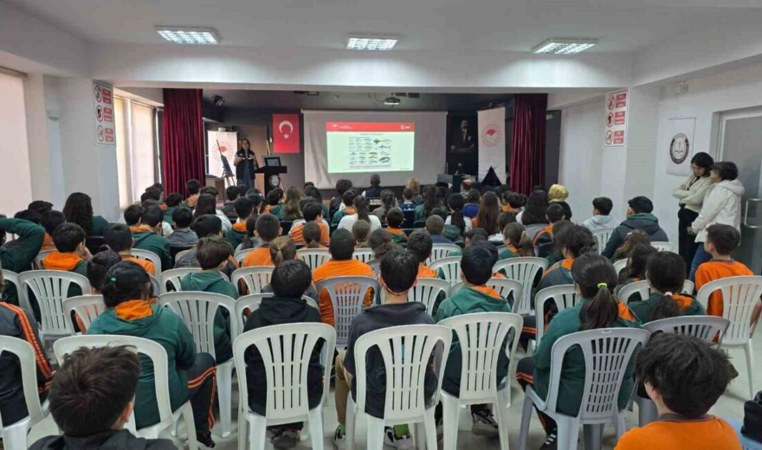 Çanakkale Tarım ve Orman İl Müdürlüğü ekiplerince öğrencilere ‘Balık Tüketiminin