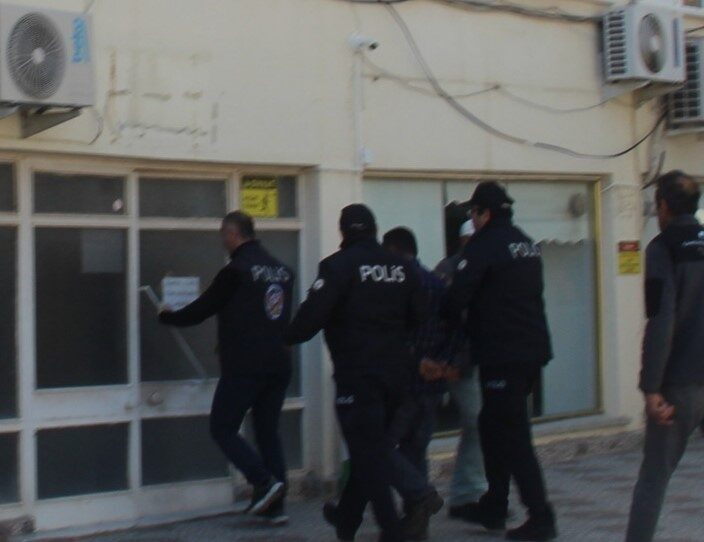 Çanakkale’nin Bayramiç ilçesinde tartıştığı eşini av tüfeğiyle vurarak öldüren şahıs