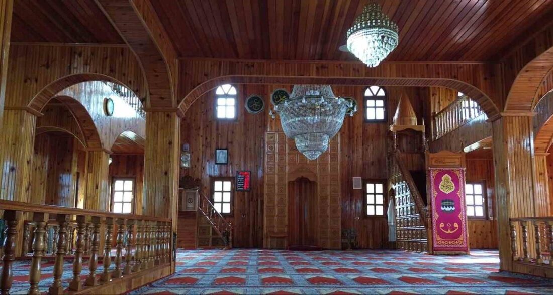 Zonguldak’ta çantı tekniği ile inşa edilen 2 asırlık çivisiz cami,