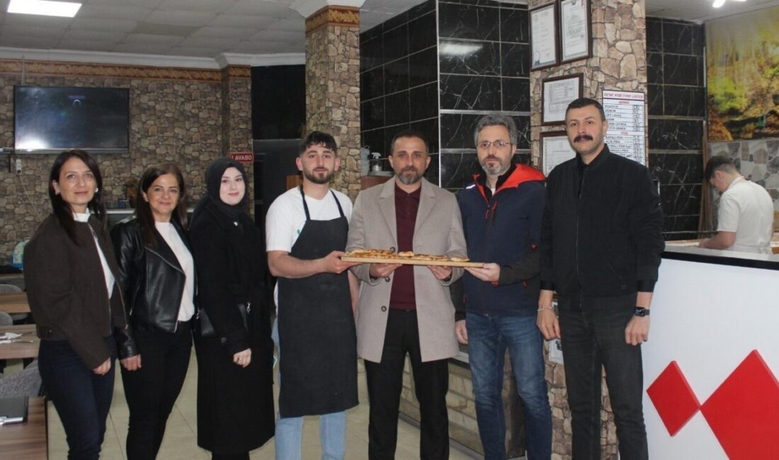 Karadeniz mutfağının öne çıkan lezzetlerinden biri olan Çarşamba pidesi, coğrafi