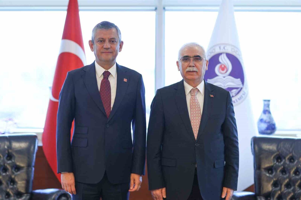 CHP Genel Başkanı Özgür Özel, “Anayasa Mahkemesi bugünlerde Türkiye’de herkesin