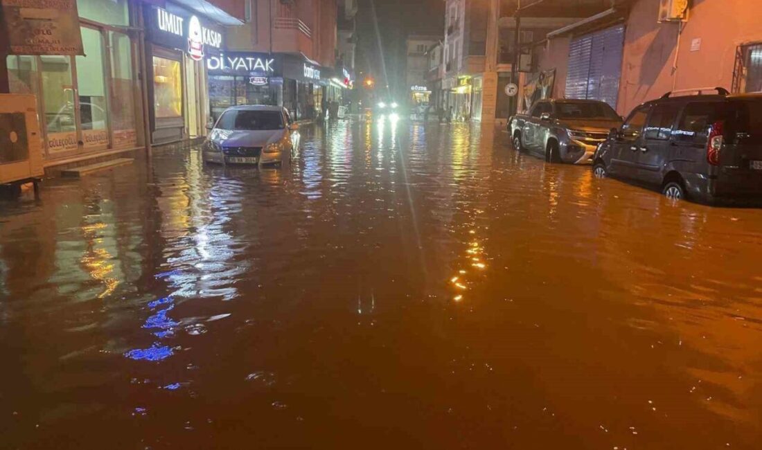 Aydın’ın Çine ilçesinde akşam saatlerinde etkili olan sağanak yağış sebebiyle