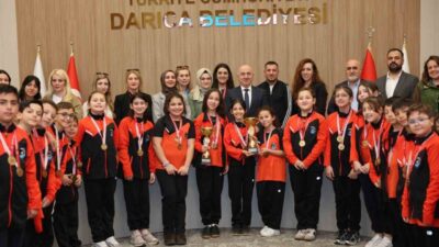 Darıca Belediyesi Eğitim Spor Kulübü Halk Oyunları ekibi, il şampiyonasında