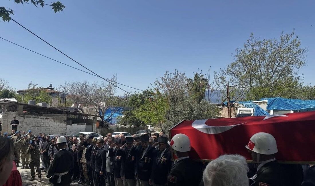 Hatay’ın Defne ilçesinde vefat eden Kıbrıs Gazisi Ahmet Öztürk, düzenlenen