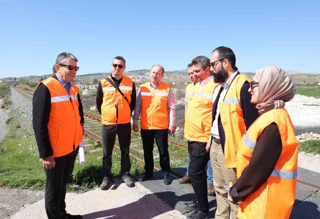 Ulaştırma ve Altyapı Bakanlığı heyeti, Dünya Bankası finansmanıyla yürütülen “Demiryolu