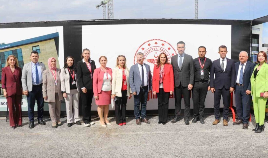 Denizli’de yapımı tamamlanan Acil Durum Hastanesi hizmet vermeye başladı. 47