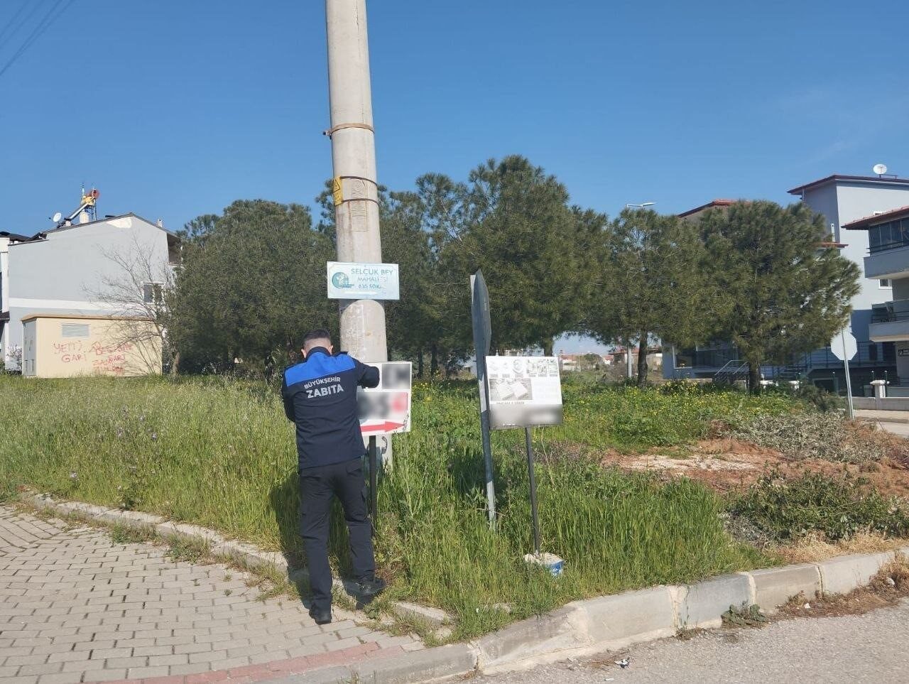 Denizli Büyükşehir Belediyesi, kent estetiğini korumak ve yaya-araç güvenliğini sağlamak