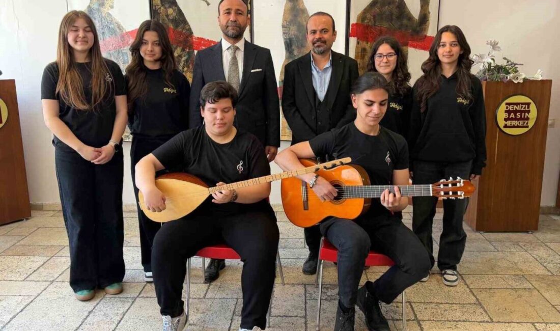 Denizli Hakkı Dereköylü Güzel Sanatlar Lisesi öğretmen ve öğrencileri, 15