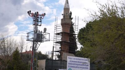 Manisa’da 2017 yılındaki depremde ağır hasar alarak ibadete kapanan tarihi