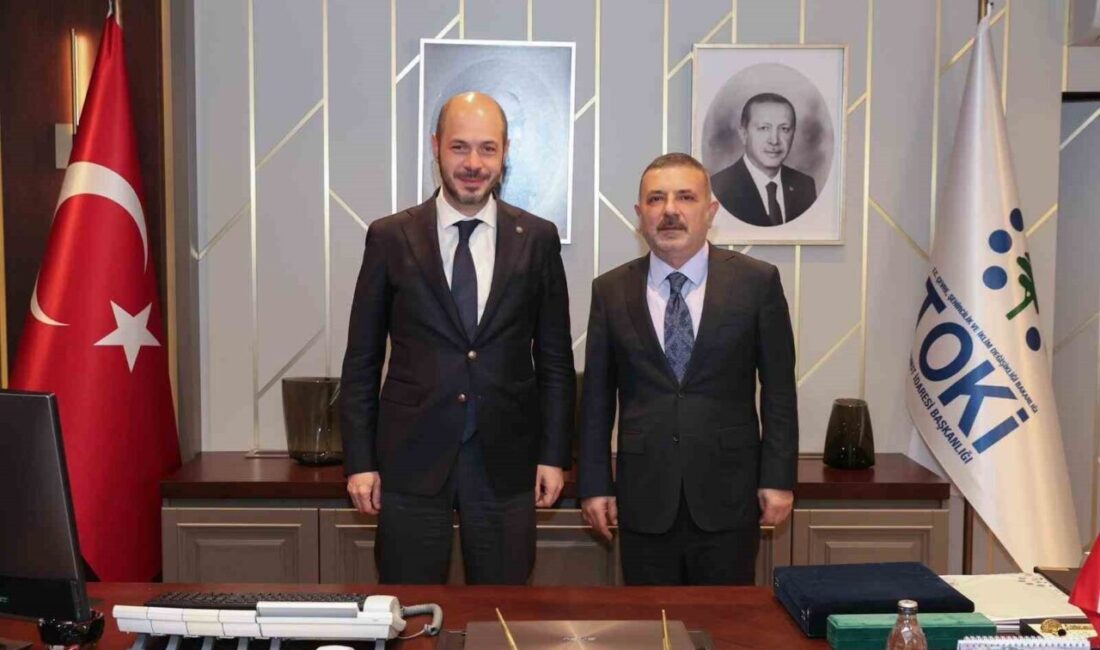 Sincan Belediye Başkanı Murat Ercan, TOKİ Başkanı Mustafa Levent Sungur’u