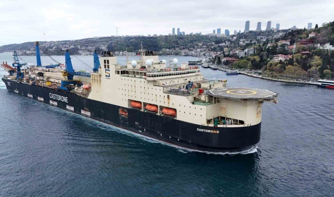 Dünyanın en büyük ve en gelişmiş boru döşeme gemilerinden biri