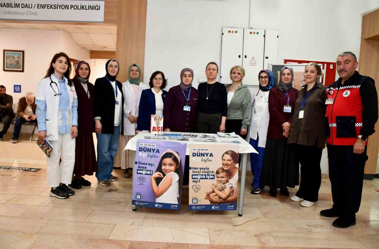 Dünya Aşı Haftası etkinlikleri kapsamında açıklamalarda bulunan Karadeniz Teknik Üniversitesi