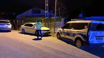 Kayseri’nin Melikgazi ilçesinde polisin ’dur’ ihtarına uymayarak kaçan sürücü, kovalamaca