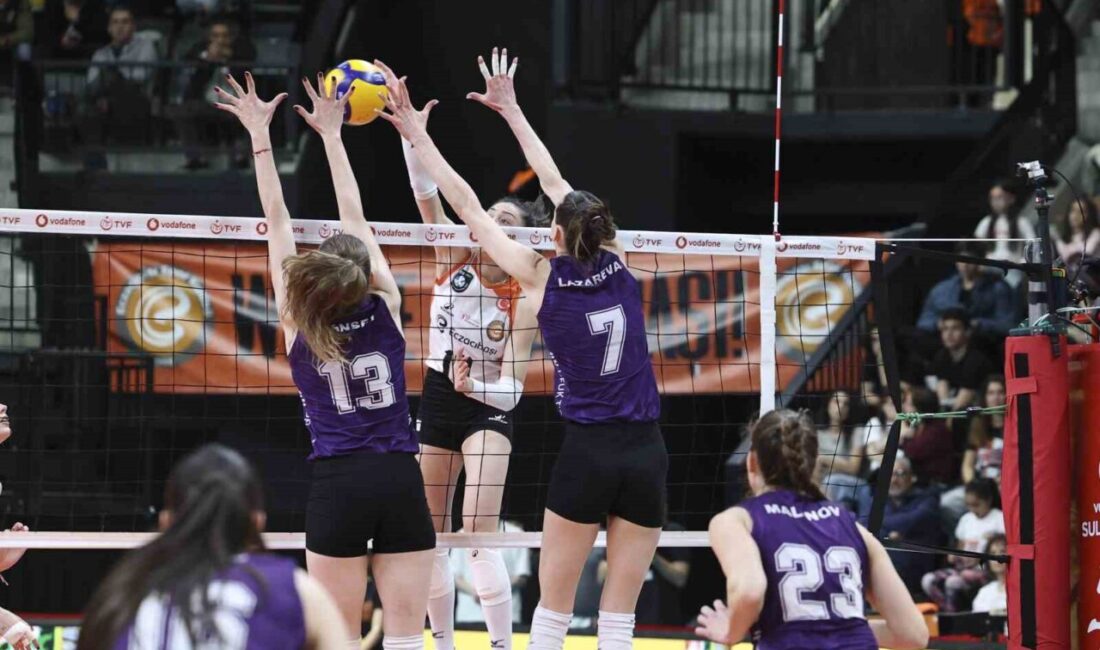 Vodafone Sultanlar Ligi play-off 3-4 etabı ilk maçında Eczacıbaşı Dynavit,