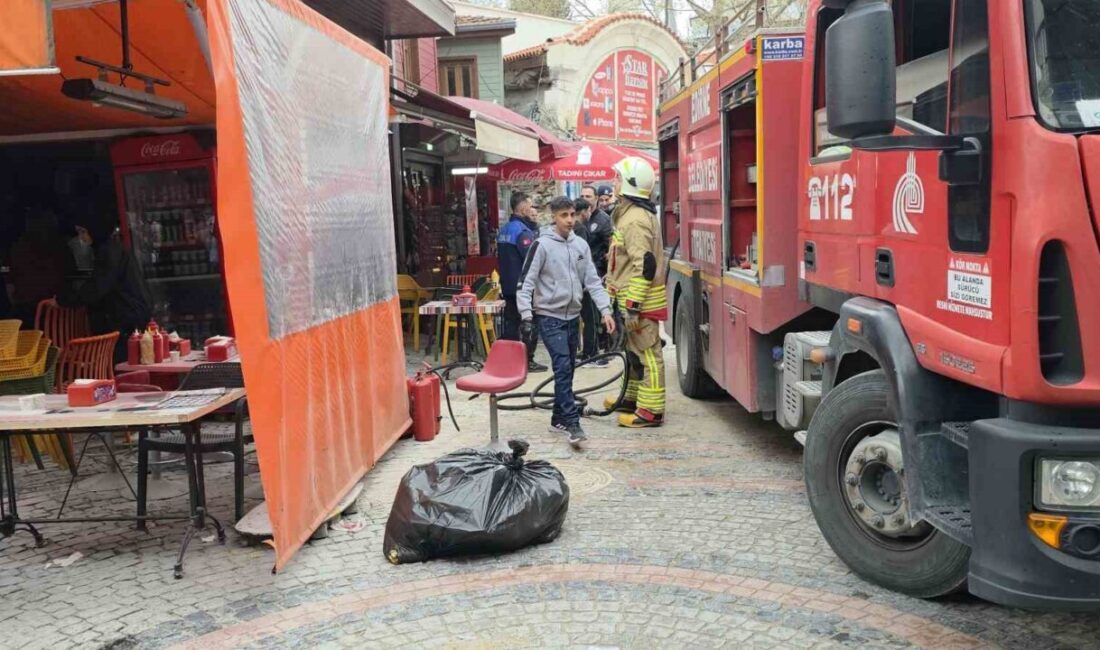 Edirne’nin en işlek noktalarından Saraçlar Caddesi’nde bir dönerci dükkanının bacasında