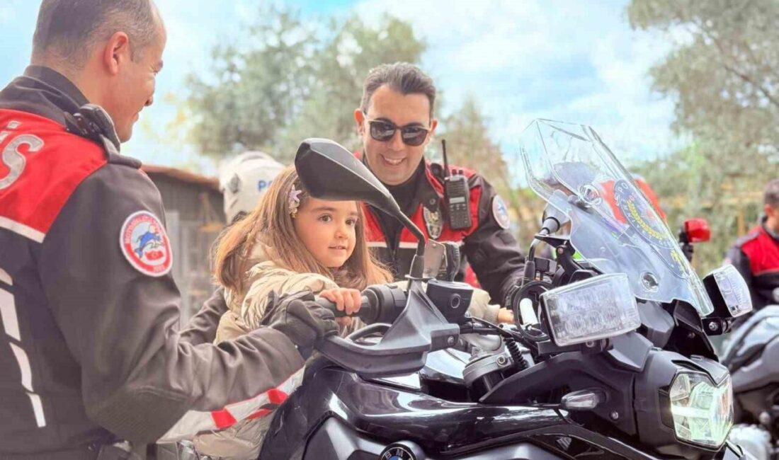 Balıkesir’in Edremit İlçe Emniyet Müdürlüğü, toplum destekli polislik faaliyetleri kapsamında